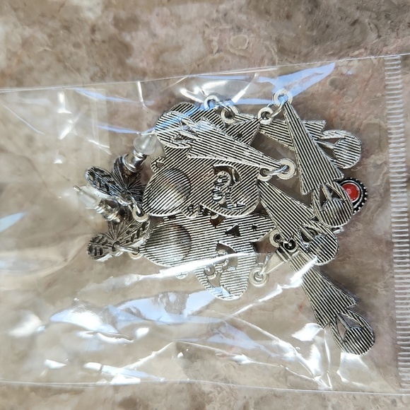 Elegant Silver and Red Dangle Earrings, New - Picture 3 of 3